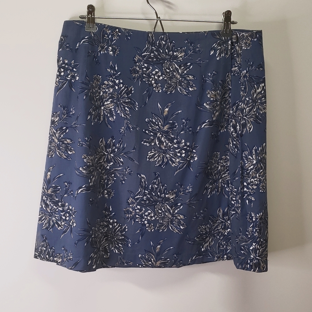 NWOT MERONA size 18 front wrap blue floral skirt  E94